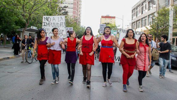 El reclamo en las calles ayuda a muchas víctimas a vencer el miedo y a denunciar hechos de abuso sexual.