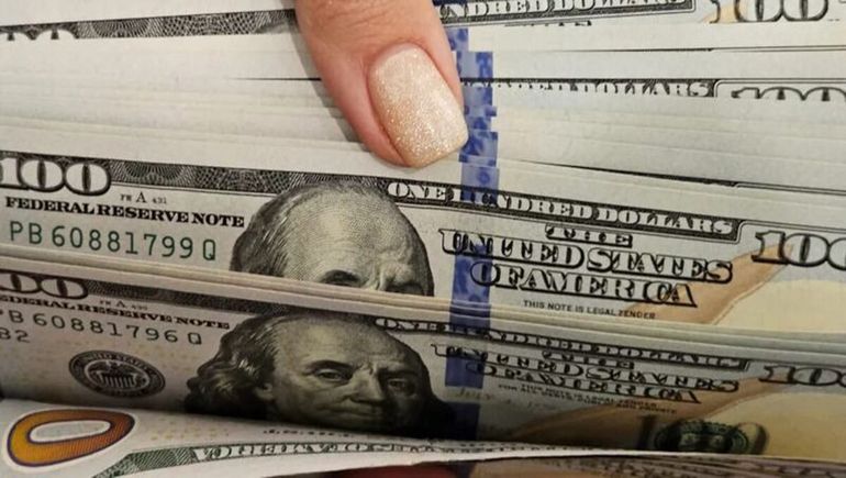 Todos atentos a la cotización del dólar este lunes pos elecciones