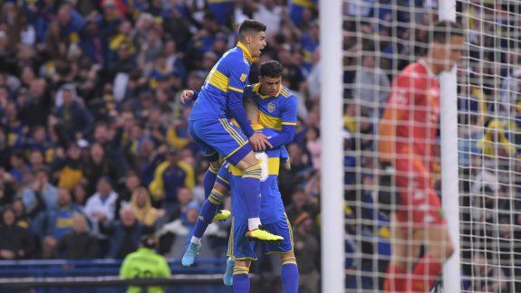 Boca aprovechó los errores de Aldosivi y trepó a la punta