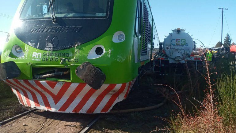 Una formación del Tren Patagónico fue embestida por un camión