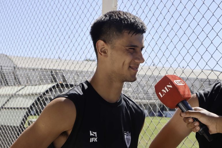 Ignacio Montero es lateral izquierdo pero tiene llegada al gol. Realiza su primera pretemporada con Cipo. Fotos: Anahí Cárdena&nbsp;