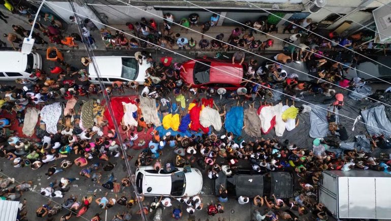 El horror en Río de Janeiro: filas de cadáveres en las calles y más de 120 muertos tras brutal operativo | LMCipolletti.com El horror en Río de Janeiro: filas de cadáveres en las calles y más de 120 muertos tras brutal operativo