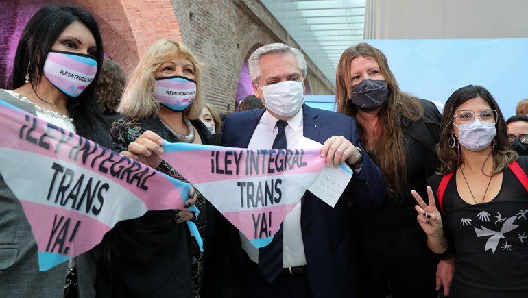 Alberto Fernández promulgó la ley de cupo laboral trans-travesti