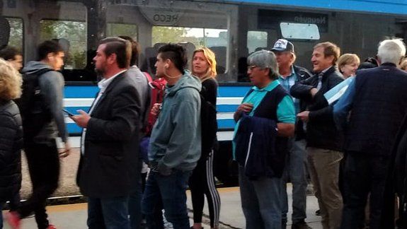Tortoriello se tomó el tren para alentar a Macri