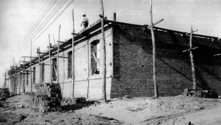 Construcción del colegio Domingo Savio.