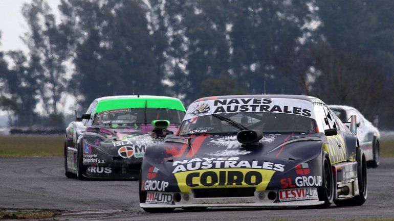 Nefa perdió una posición en el final, fue sexto y sigue puntero