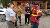 Brigadistas y personal de emergencias abocados hace más de 24 horas a los operativos en El Bolsón.