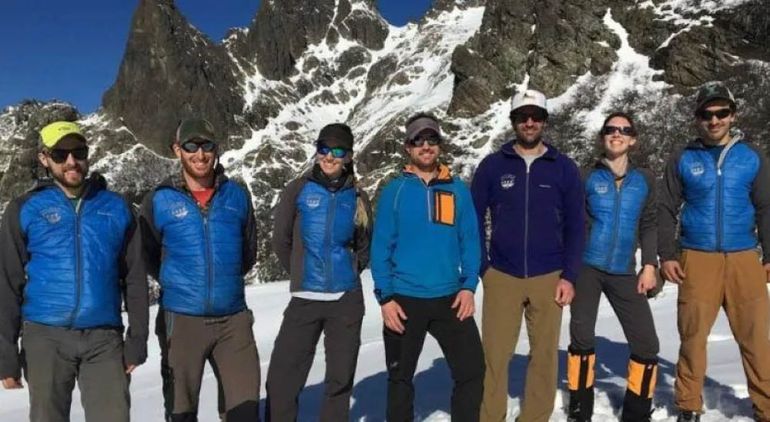 El equipo de la CIA, que monitorea lo que sucede con la nieve en las altas montañas.