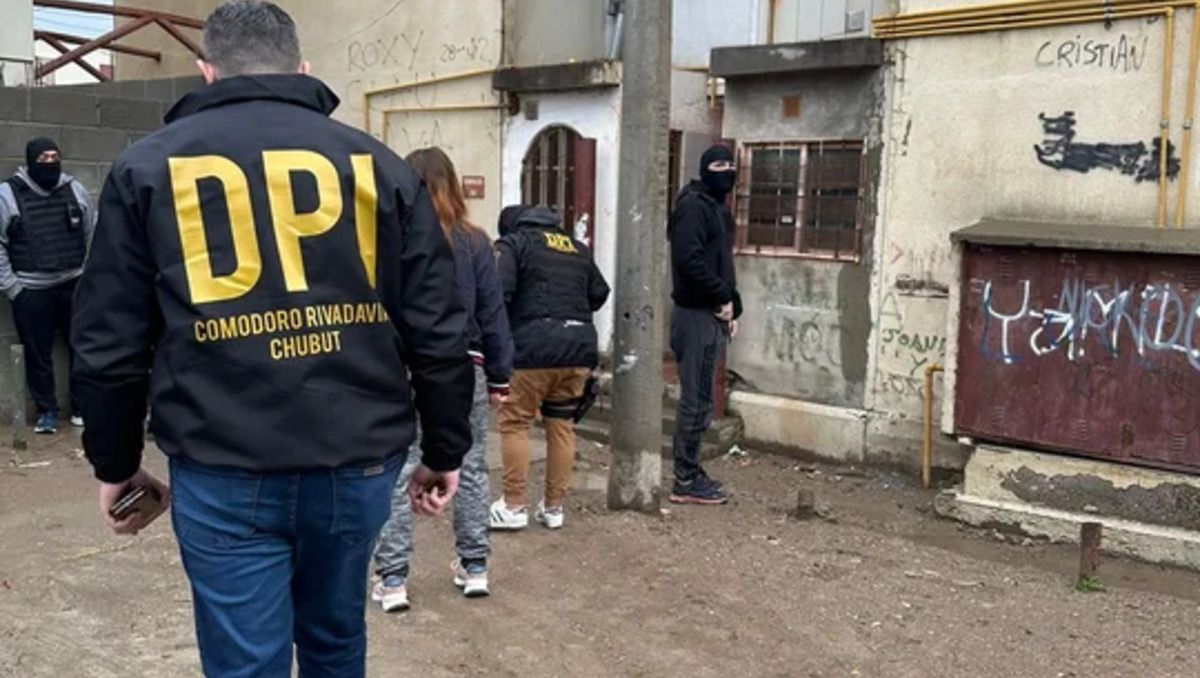 Comodoro Rivadavia: allanamientos en el barrio Las 1008.