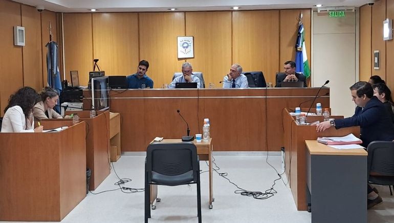 Comenzaron a juzgar a una pareja por el abuso sexual de un niño, hijo de la mujer