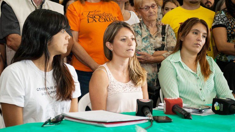 Natalia brindó una conferencia de prensa junto a dirigentes de la Unter.
