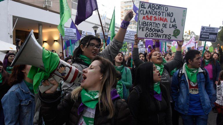 Habrá vigilias y marchas por el aborto legal en toda la región