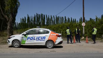 El municipio desalojo un loteo en zona no urbanizable.