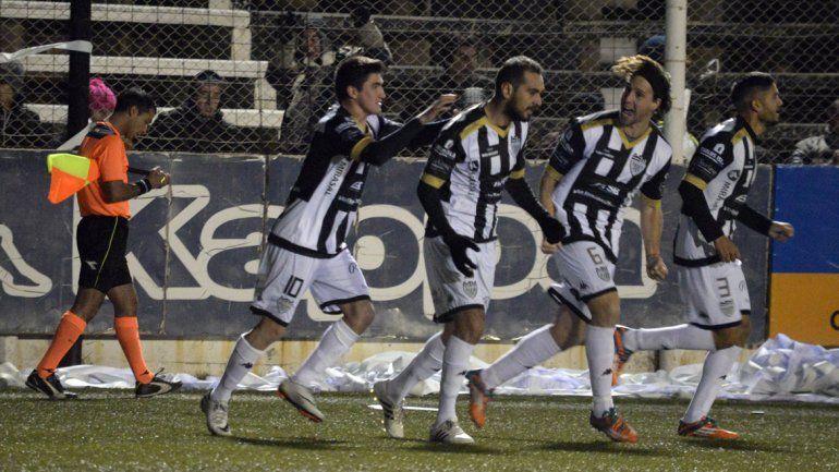 Reviví el triunfo del albinegro ante Gimnasio y Tiro en La Visera