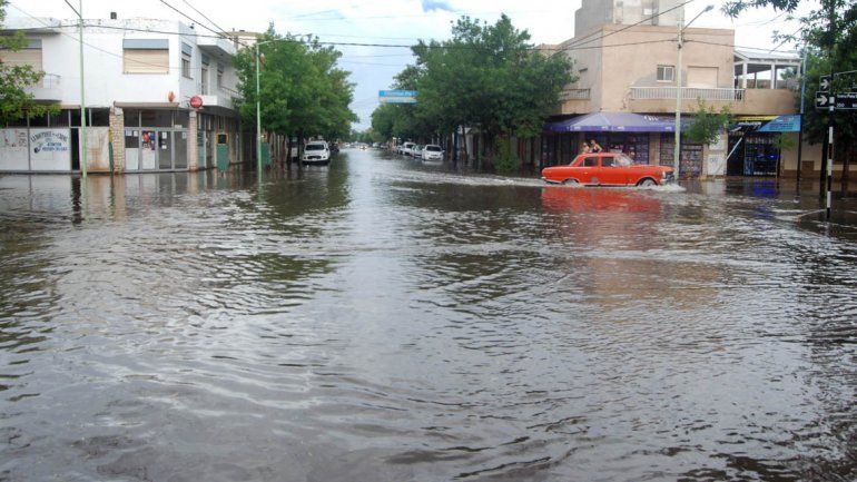 El Año Nuevo llegó con un temporal en Cipolletti