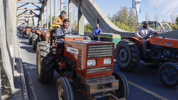 Tractorazo en las rutas del Alto Valle rionegrino