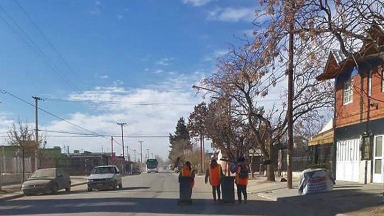 Una barrendera dijo que la despidieron e intentó quitarse la vida