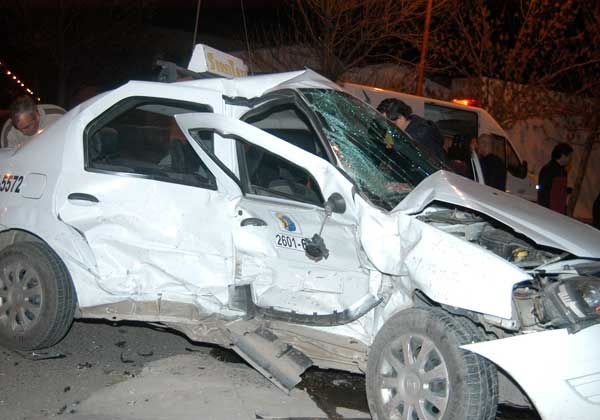 Circulaba a altísima velocidad y protagonizó un violento choque