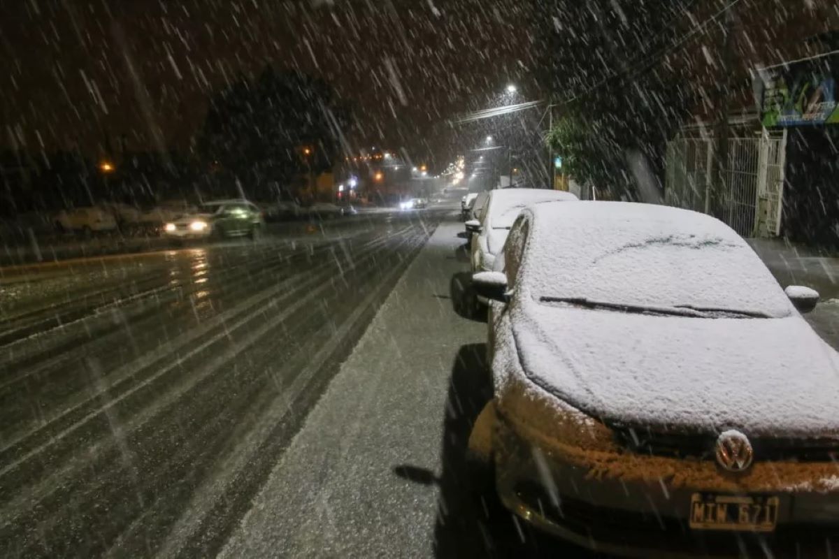 Sorpresa: en pleno otoño nevó en Bariloche