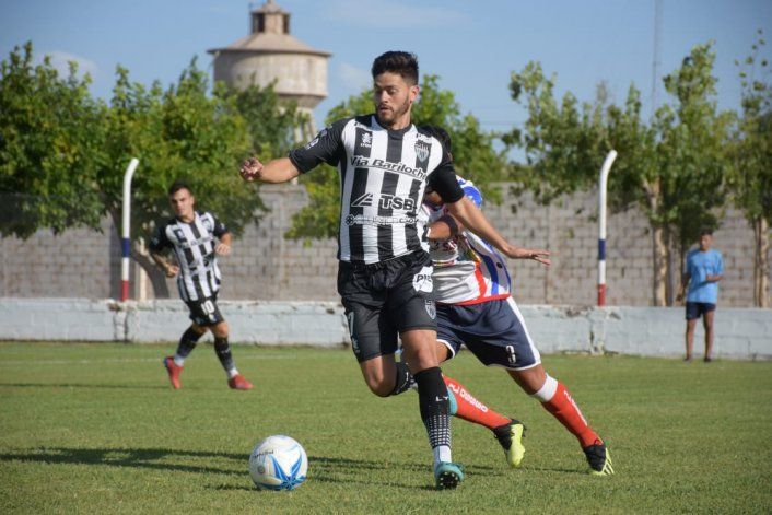 Trecco fue uno de los atacantes de Cipo ante Sportivo Pe&ntilde;arol. El goleador no pudo convertir.