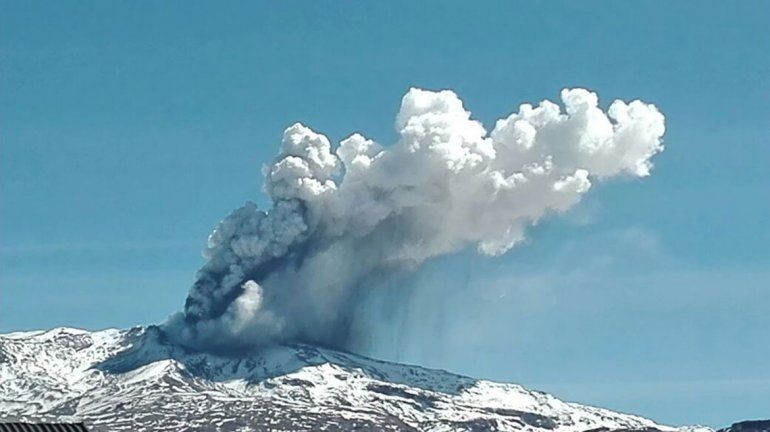El volcán Copahue se encuentra en alerta Amarilla