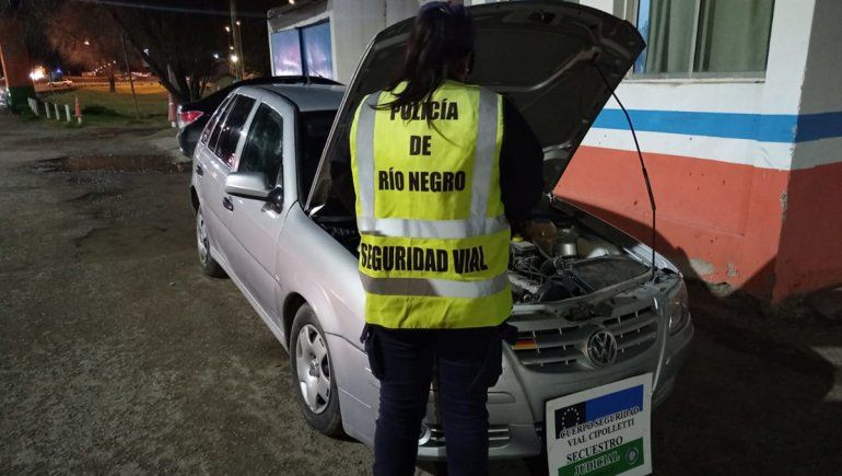 Intentó pasar por un control con un auto buscado en Córdoba