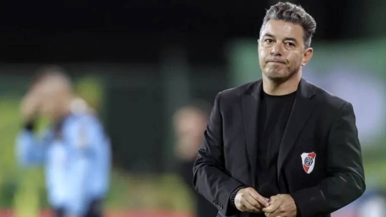 Sufre Gallardo: un titular de River sintió una molestia en la rodilla y peligra su presencia ante Boca