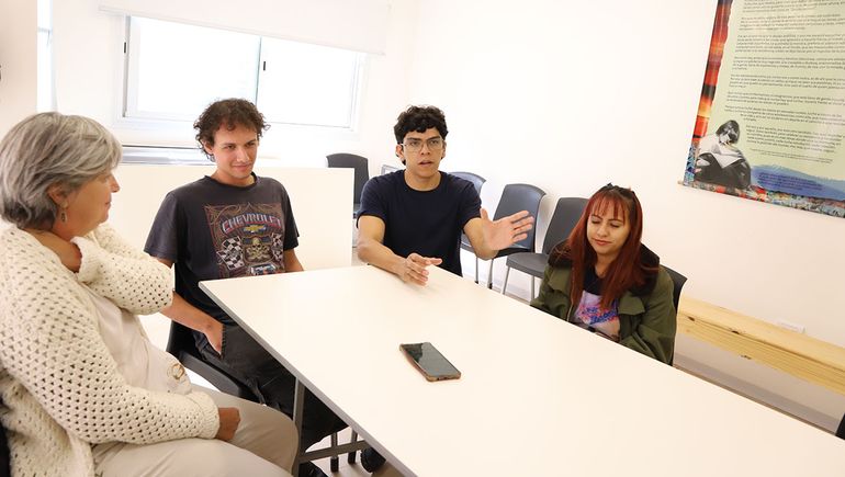 Matías Ocampo estudiante del profesorado en Ciencias Económicas relata que la elección de vivir en la residencia fue una decisión consciente para formarse en materia de derechos humanos.