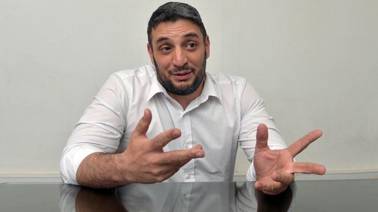 El fiscal Andrés Azar detalló cómo seguirán investigando el caso.