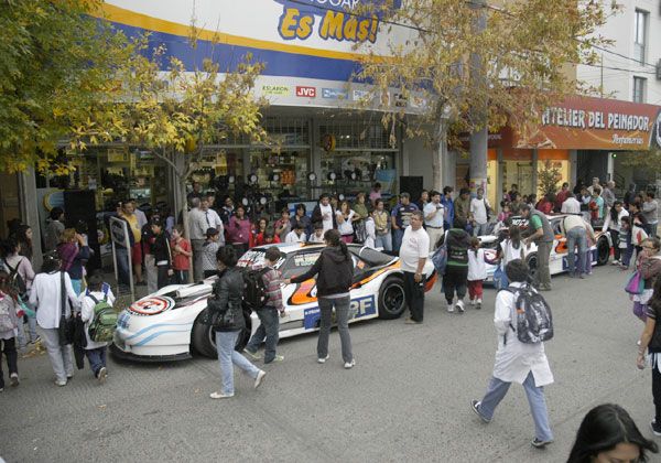 El TC junto a los fanáticos cipoleños