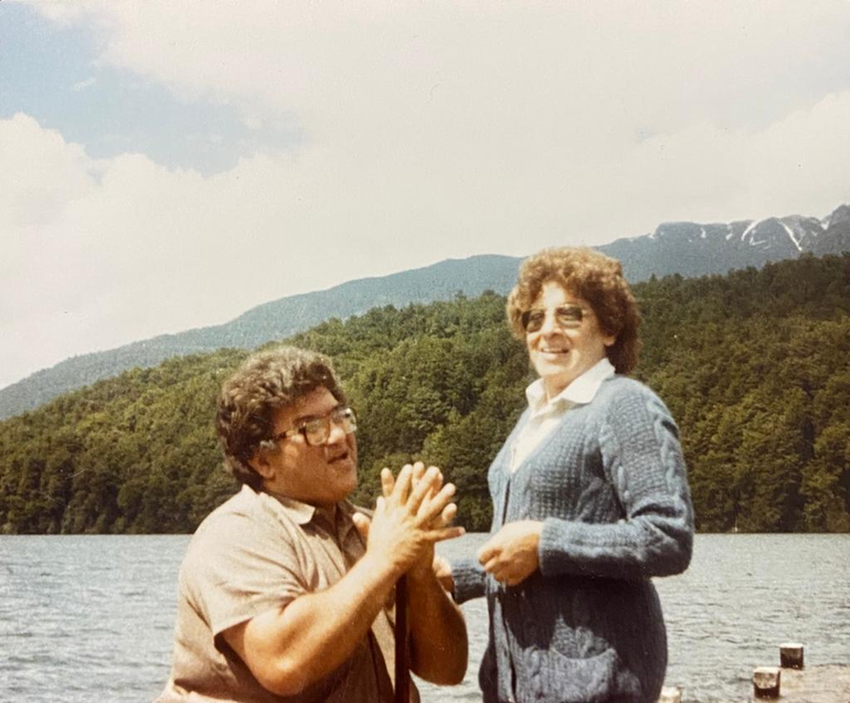 Jorge y Elsa en sus primeras vacaciones en la cordillera, una vez radicados en el Alto Valle.