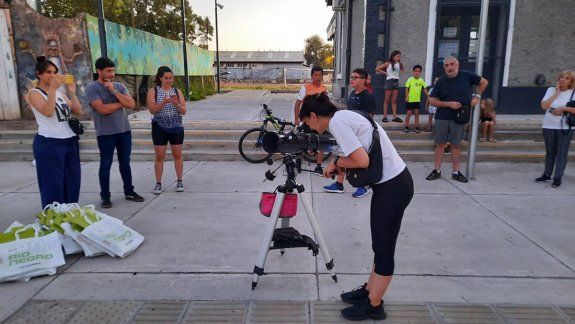 La jornada de astroturismo en el Paseo Ferroviario fue un éxito