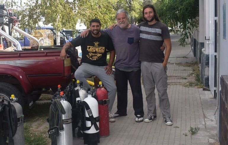 Buzos de San Antonio retirarán el camión que cayó al río Neuquén