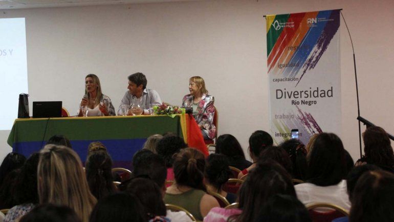 Más de 300 personas se sumaron al taller de infancia trans