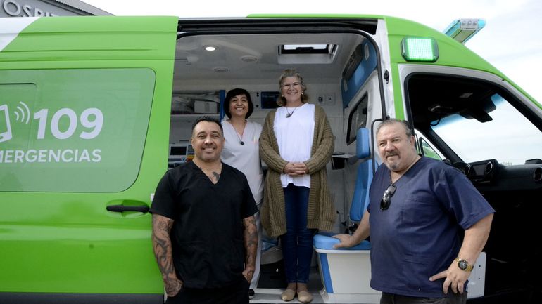 Las unidades se presentaron a la comunidad en la explanada del Hospital Dr. Pedro Moguillansky.