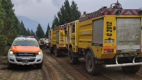 La lluvia ayuda a combatir el fuego de bosques en El Bolsón