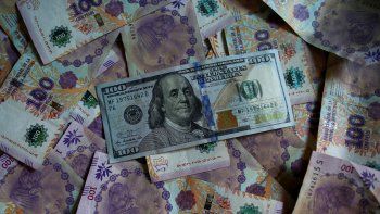 bancos vuelven a vender dolares: ¿que hacer con los pesos?