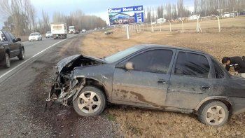 perdio el control, se cruzo de carril y choco a otro de frente perdio el control, se cruzo de carril y choco a otro de frente