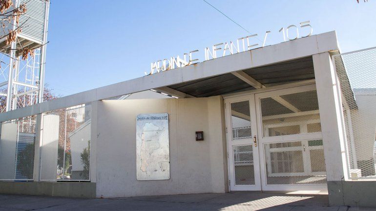 El Jardín 105 está ubicado en la esquina de Reconquista y 25 de Mayo. Allí quieren que también funcione un centro infantil municipal por la noche.