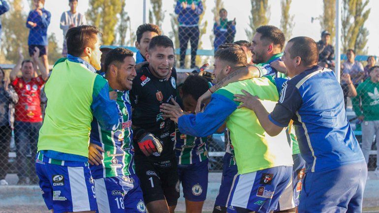 Cipolletti reforzó los tres palos con Alan Aldalla