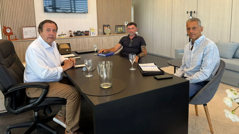 La foto reforzó el diálogo entre Weretilneck y la Federación de Productores