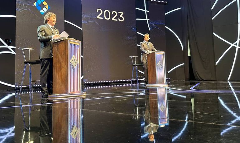 Los mejores memes del debate entre Sergio Massa y Javier Milei