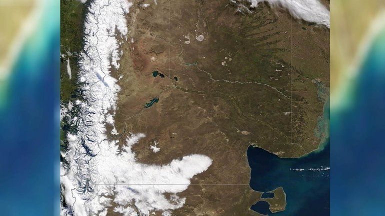 Desde el espacio: así se ve la capa de nieve que cubre al sur rionegrino