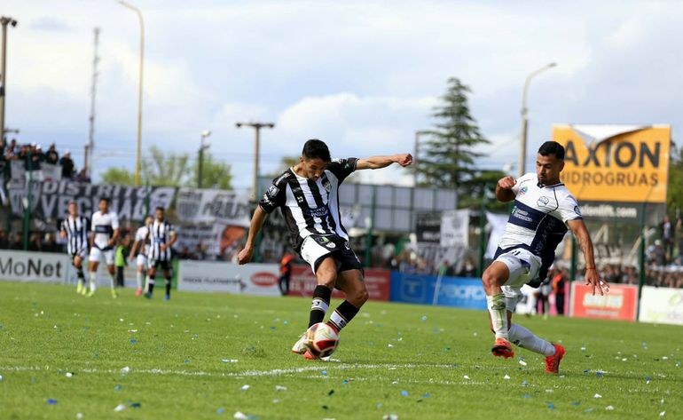 Duro golpe para Cipolletti: Almirón recibió tres fechas de suspensión