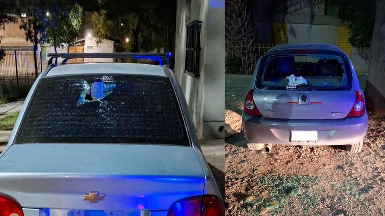 Dos de los vehículos dañados por los vándalos.&nbsp;