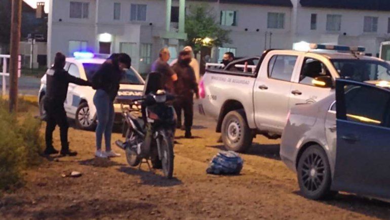 Una joven extorsionaba a sus víctimas con fotos íntimas