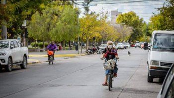 cipolletti: piden cerrar a las 18 para disminuir la circulacion por 15 dias