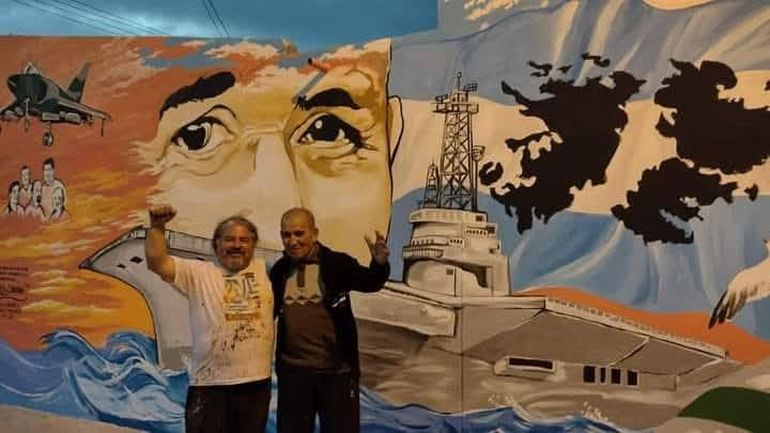 Aladino Uribe junto al artista Chelo Candia.