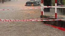 temporal y graves inundaciones en buenos aires: las impactantes imagenes