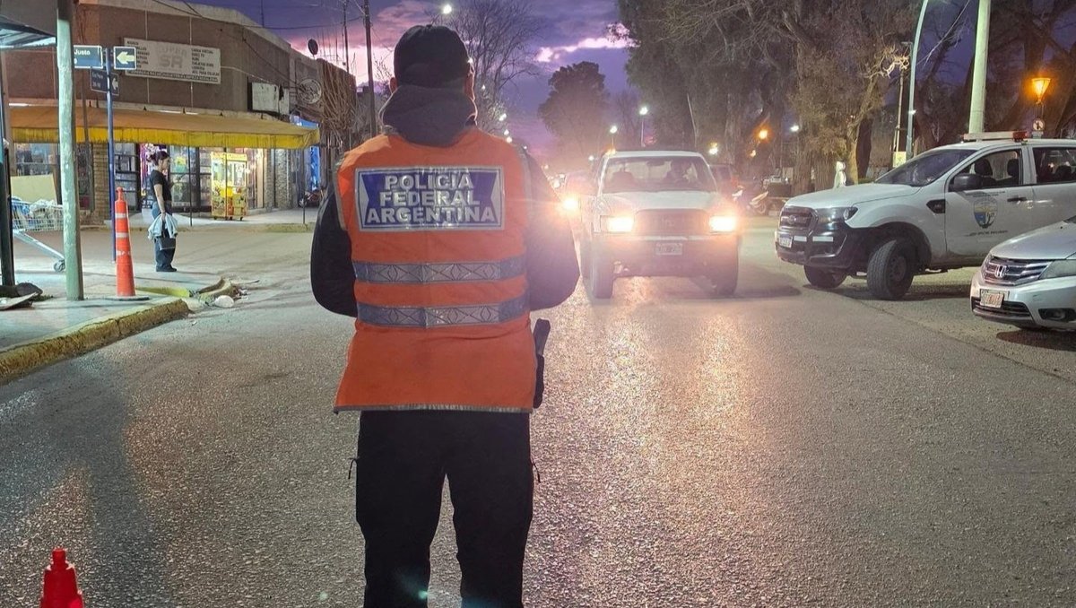 La Policía Federal desplegó un importante operativo en conjunto con Tránsito de Allen.